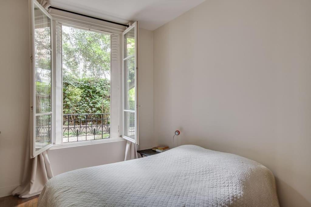 Elegance And Charm At Leandre *